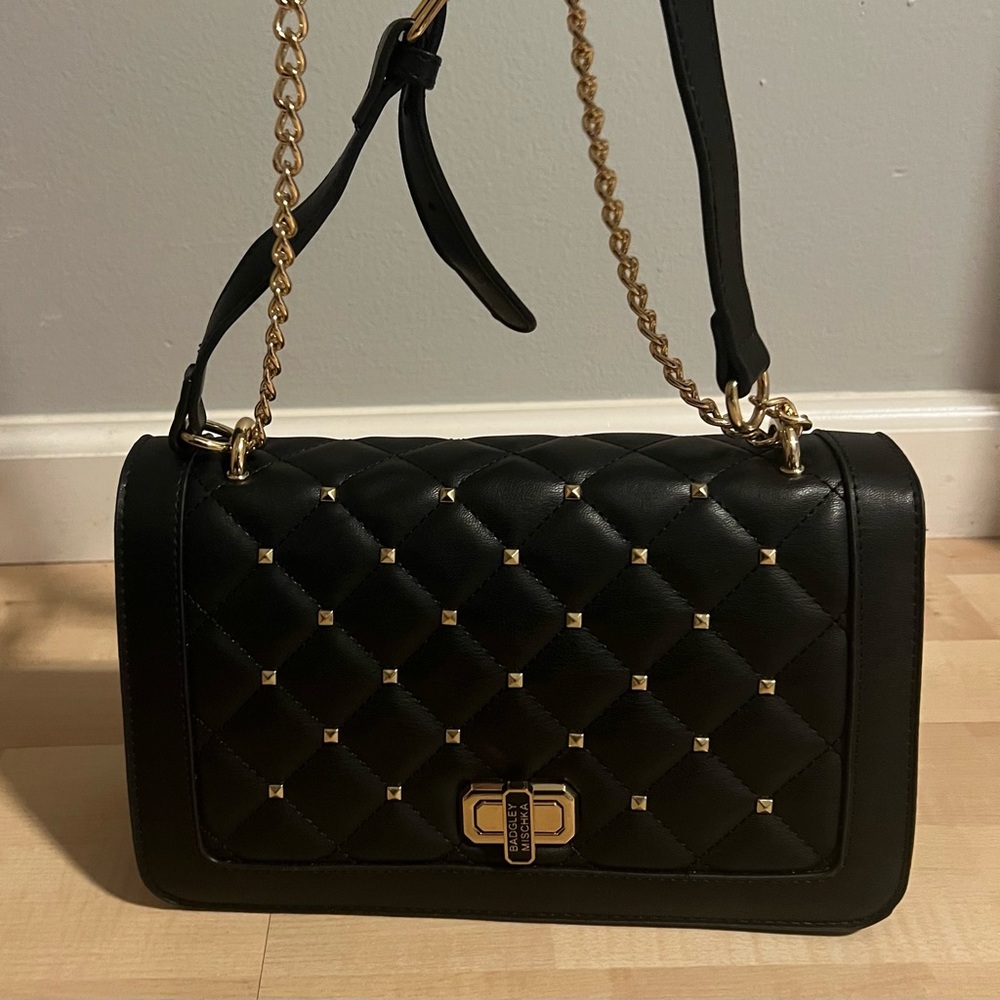 Badgley Mischka Bag . Black , Golden Chain